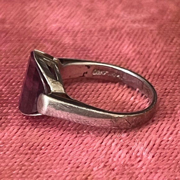Vintage Sterling Silver Ring with Purple Stone - Picture 4 of 9